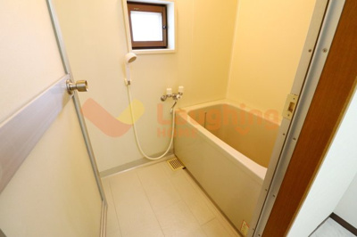 【浴室】 | メゾン小林 | お風呂で日々の疲れを落としましょう※同タイプのお部屋になります。