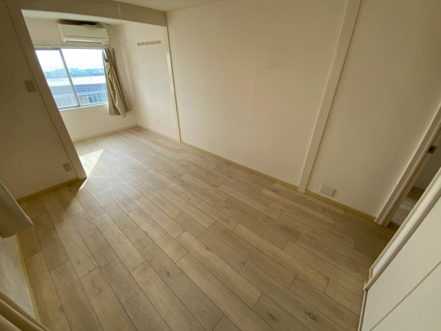 サンビルダー六甲山ノ手Ⅱの居間・リビング