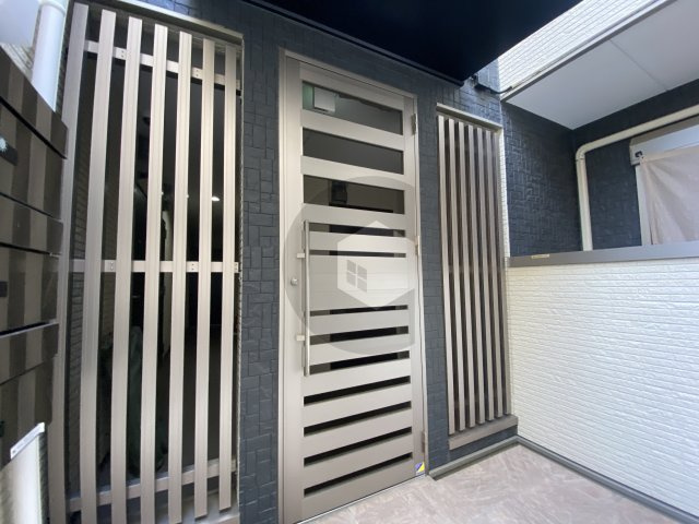 ルミエール長瀬2のエントランス