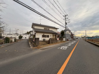 【前面道路含む現地写真】
