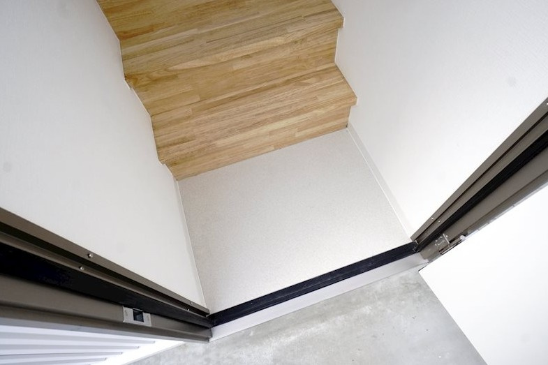 MINA NIJUKUの玄関