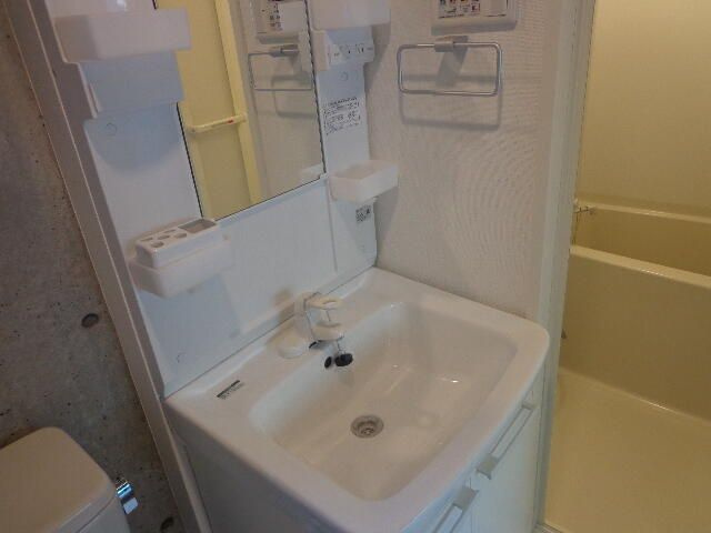 リシェス北千住の洗面所