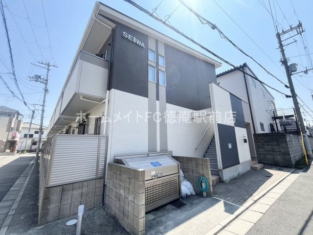 東大阪市中鴻池町２丁目のアパートの外観