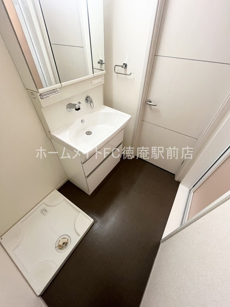 東大阪市中鴻池町２丁目のアパートの洗面所