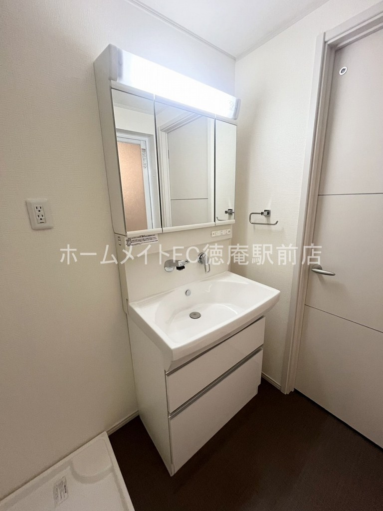 東大阪市中鴻池町２丁目のアパートの独立洗面台