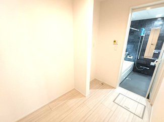 【前面道路含む現地写真】 | 国立市泉３丁目　２号棟　お得な特典♪