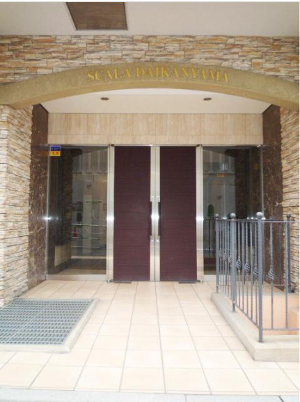 スカーラ代官山　礼金０　分譲　常時ゴミ出し可　防犯設備充実のエントランス