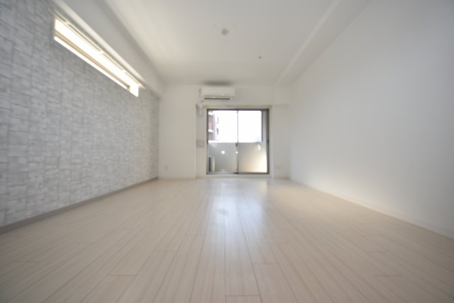 ラ・フォルム本町WESTの居間・リビング