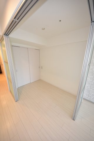 ラ・フォルム本町WESTの洋室