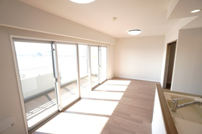 【居間・リビング】 | 【上質リノベ】BELISTA吉島 | 室内（2025年11月21日10：00頃）撮影