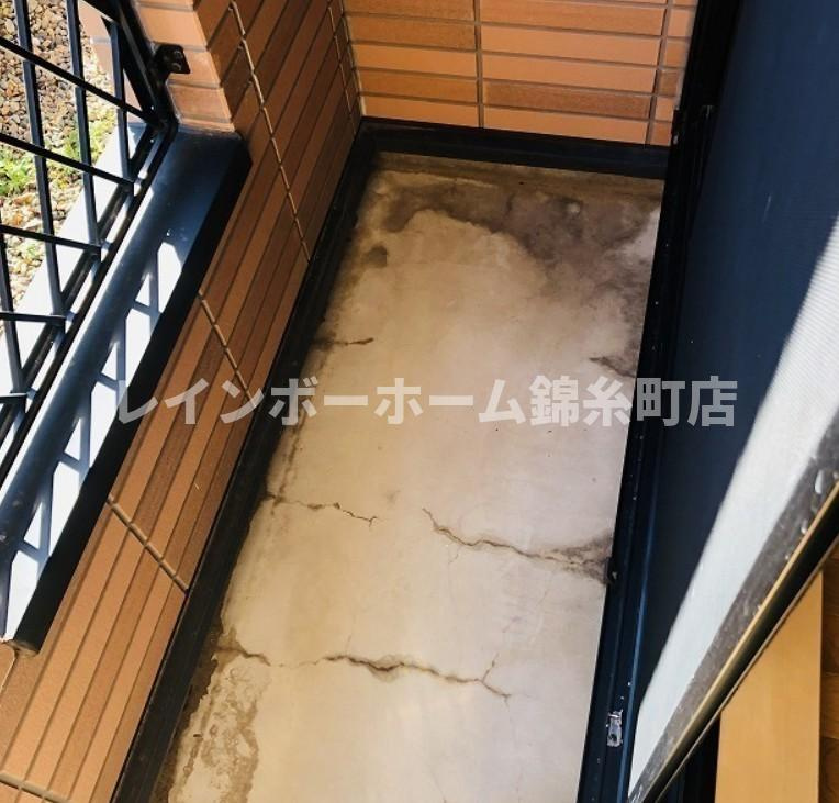 Azure柴又のバルコニー