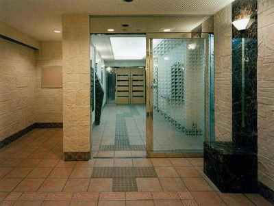 【エントランス】 | ガラ・シティ茗荷谷 | ◆防犯監視カメラ搭載の風除室◆ 