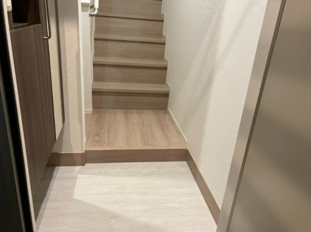 グランツ久米川の玄関