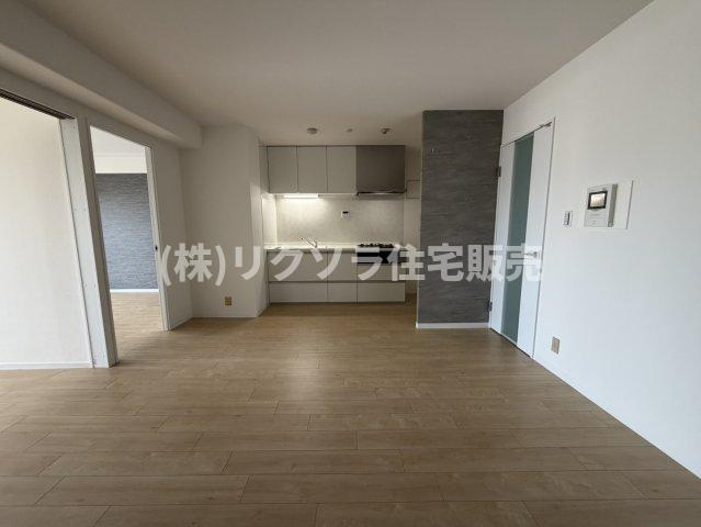 守口ハイライフA棟のダイニング|LDK11.25帖
■物件内覧・資金計画相談・住宅ローン相談、リフォーム相談、お問合せ受付中■
※当日・翌日のご内覧、ご相談はお電話でのお問合せがスムーズです！