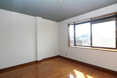 【洋室】 | クリスタルヴィラ