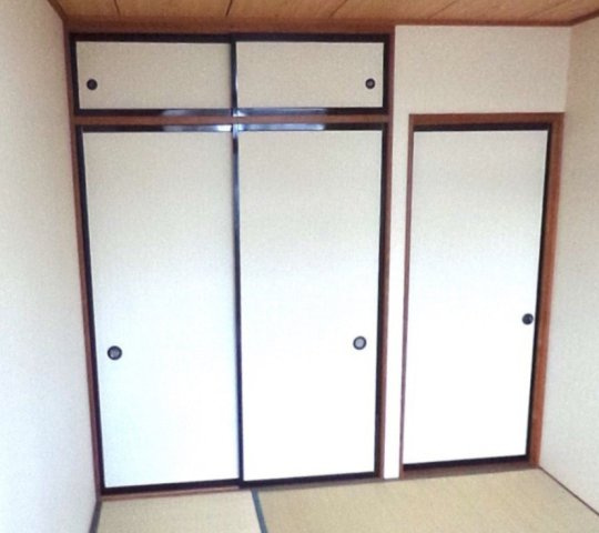 グランドパレス長泉Ａの収納|押入