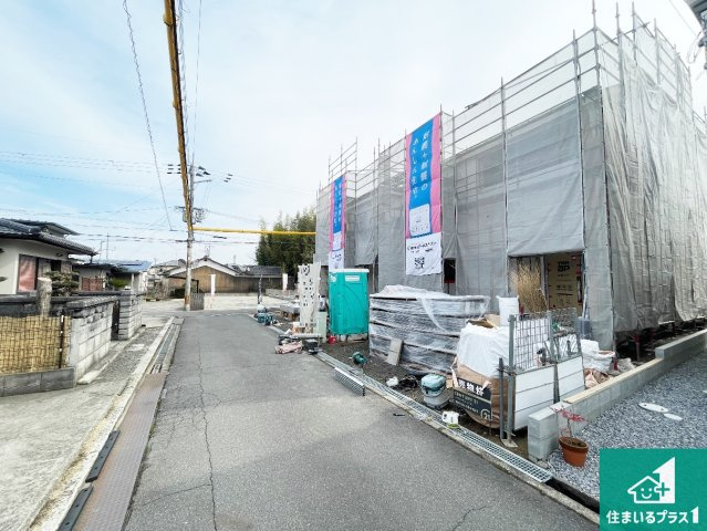 近江八幡市土田町　第4期　新築一戸建ての前面道路含む現地写真|周辺は落ち着いた街並みの住宅地！子育てがしやすい住環境です！まだ未完成ですが、現地でしかわからない事もございます。是非一度ご覧ください。