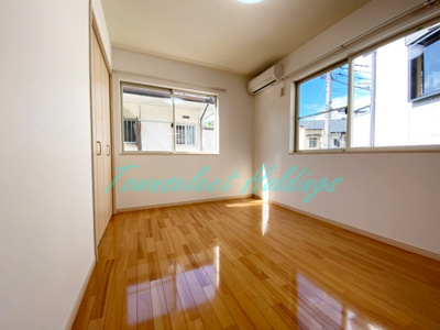 【居間・リビング】 | メゾンドルミエール | 南東向き♪2面採光の明るい室内