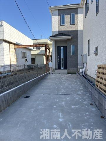 茅ケ崎市柳島１丁目　全3棟　の駐車場|駐車スペースもあります