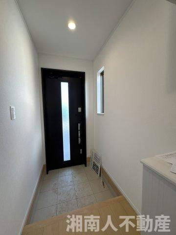 茅ケ崎市柳島１丁目　全3棟　の玄関|きれいな玄関です