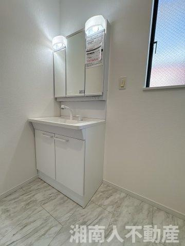 茅ケ崎市柳島１丁目　全3棟　の独立洗面台|独立洗面台です