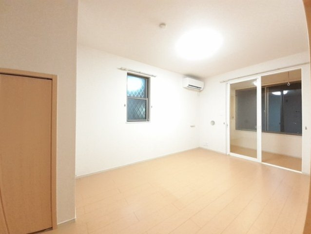 サンブリーゼの居間・リビング