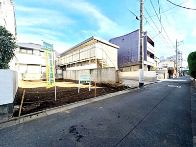 【前面道路含む現地写真】 | 中野区丸山2丁目　建築条件なし売地【南向き整形地 建物参考プランあり 現況更地】7690万円 | 車通りも少なく 、小さなお子様にも安心です。