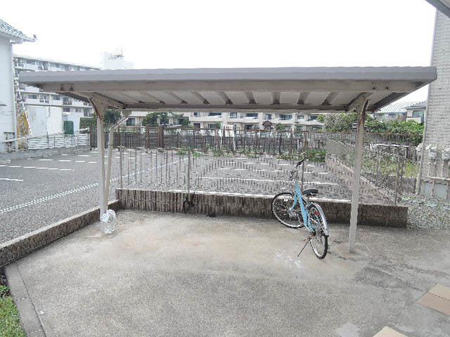 ラフレシール桜山のその他共用部分|屋根のある駐輪場☆