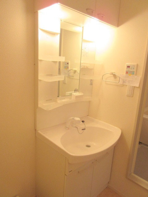 ラフレシール桜山の洗面所|忙しい朝に嬉しいシャンプードレッサー