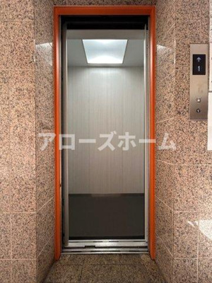 【玄関】 | リバーサイド岡田