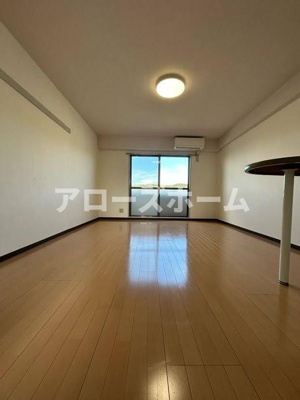 【居間・リビング】 | リバーサイド岡田