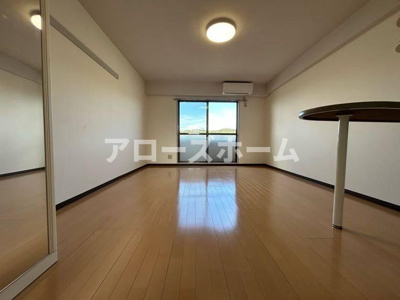 【居間・リビング】 | リバーサイド岡田