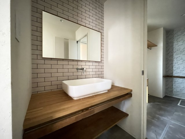 おいらせ町鶉久保の独立洗面台