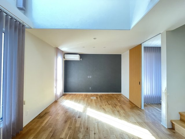 おいらせ町鶉久保の居間・リビング