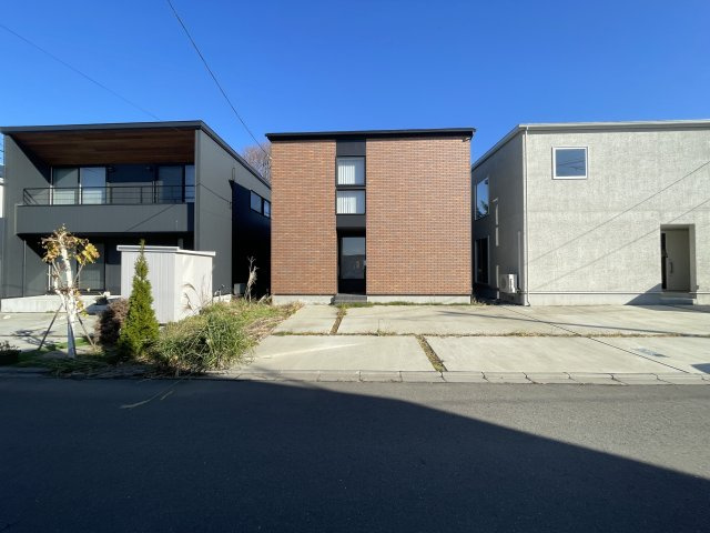 おいらせ町鶉久保の駐車場