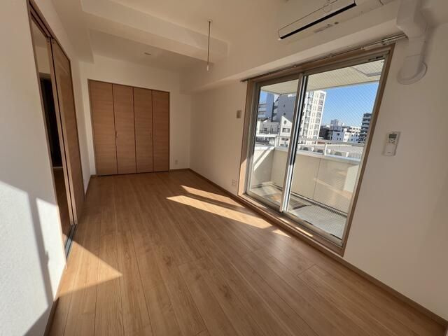 JUタワーフロントKINSHICHOの居間・リビング