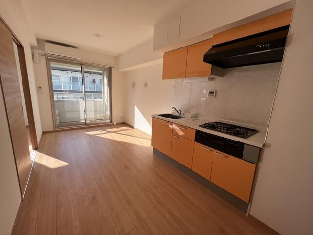 JUタワーフロントKINSHICHOの洋室