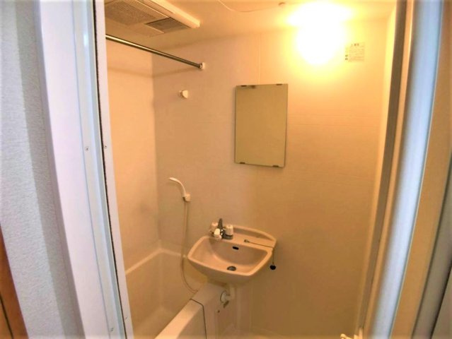 【浴室】 | 設備仕様は号室により異なる為、現況を優先とします。