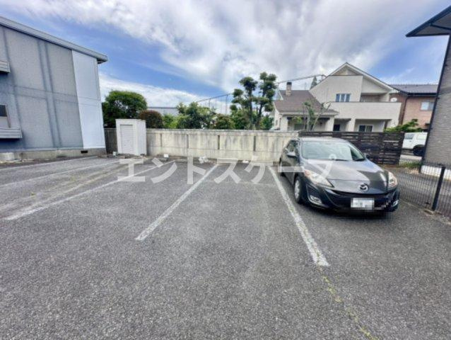 ファミールデュオの駐車場|高崎、前橋のお部屋探しはエンドスケープまで！お客様の理想お聞かせ下さい♪