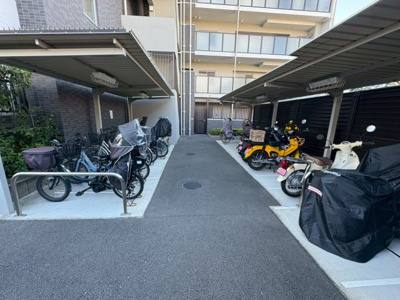【駐車場】 | プレサンスロジェ京都西大路五条 | 自転車、バイク置き場あります♪