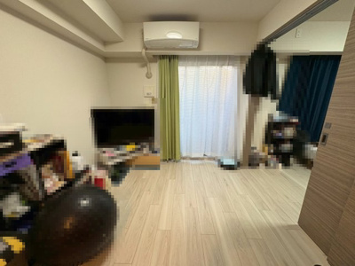 【居間・リビング】 | プレサンスロジェ京都西大路五条 | LDK部分約9.3帖♪洋室と隣室しています♪