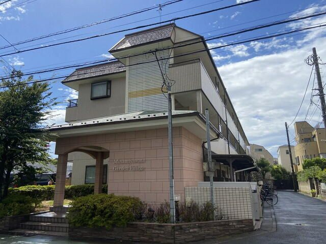 南八幡ガーデンビレッジのエントランス