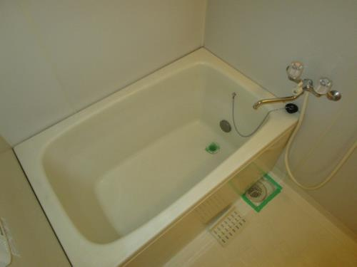 南八幡ガーデンビレッジの浴室