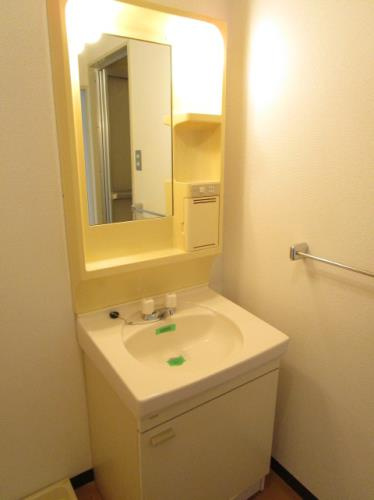 南八幡ガーデンビレッジの独立洗面台