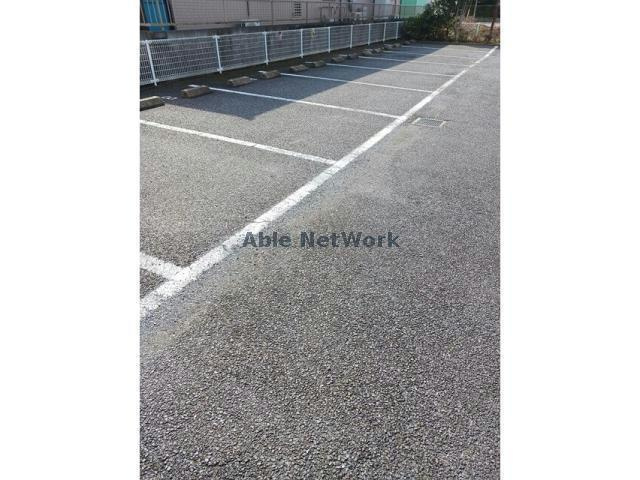 アヴニールBの駐車場|駐車場