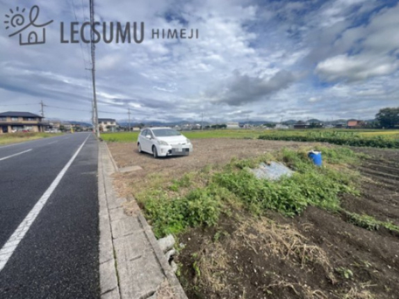 姫路市船津町/売土地の前面道路含む現地写真