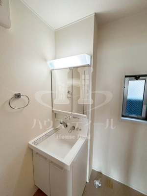 【洗面所】 | グランヴェルデ中央 | スペースが確保できる洗面所です