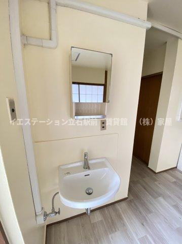 第一冨士マンションの独立洗面台