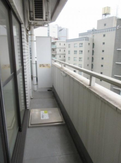 ヒルズ代官山　角部屋　分譲　常時ゴミ出し可　リノベーションのバルコニー