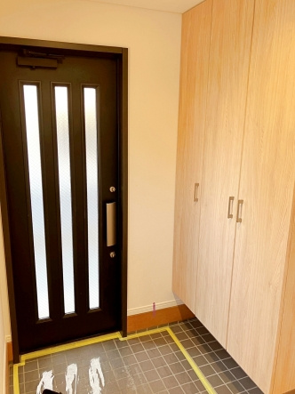 草加市谷塚町戸建の玄関|きれいな玄関です